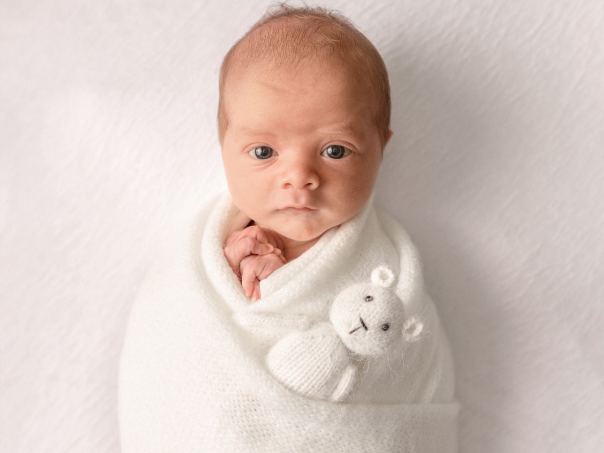Why You Should Hire a Professional Photographer for Your Newborn&nbsp;Photoshoot